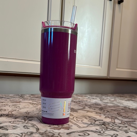 Stanley Magenta Quencher H2.0 30 oz Tumbler - Picture 6 of 11